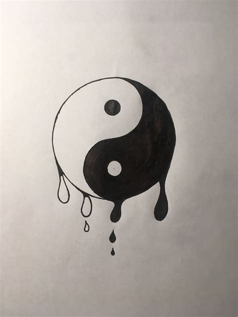 Simbolo de yin yang com tinta escorrendo para desenhar no tédio