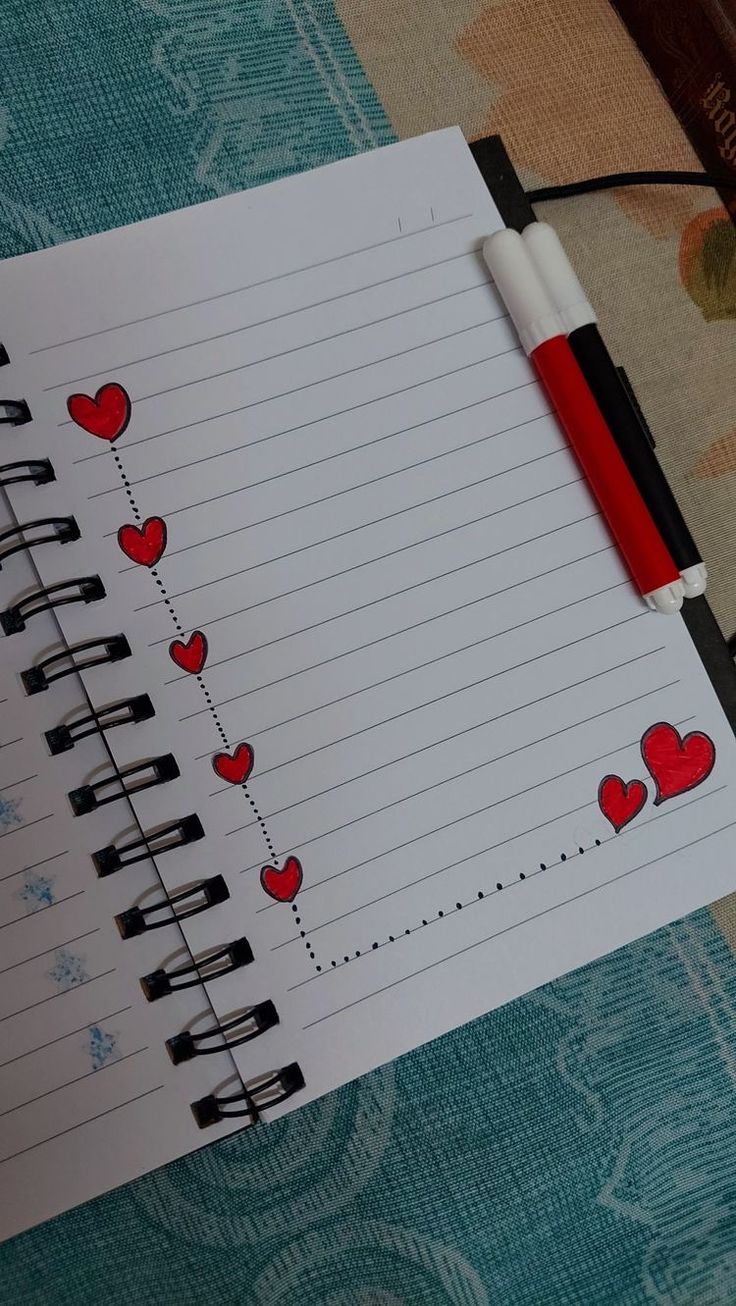Desenho para Desenhar no Caderno de corações vermelhos