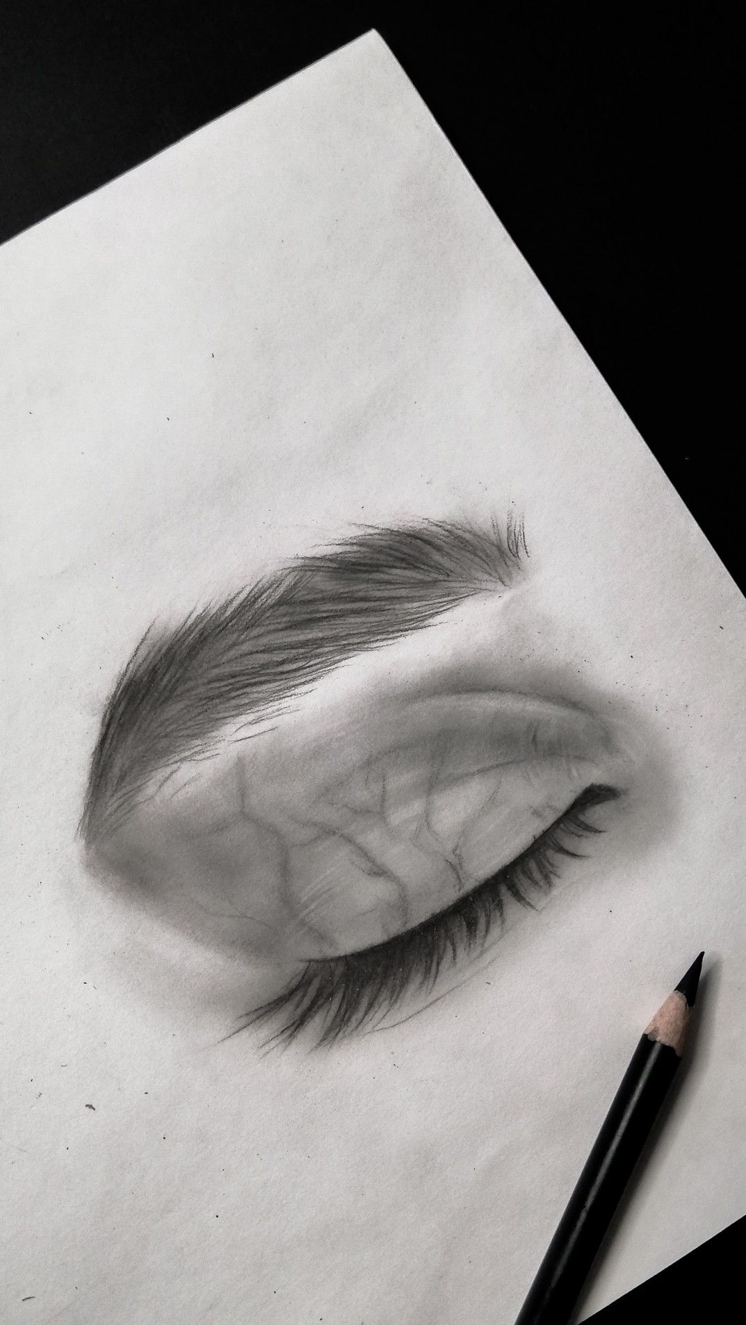 Desenho de Olho: Olho simples e realista a lápis