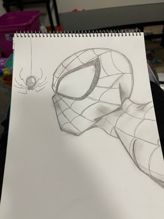 Desenhos do Homem Aranha: Homem Aranha realista pensando para desenhar