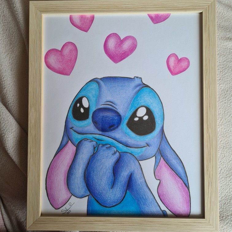 Desenhos do Stitch: Stitch fofinho com corações para desenhar