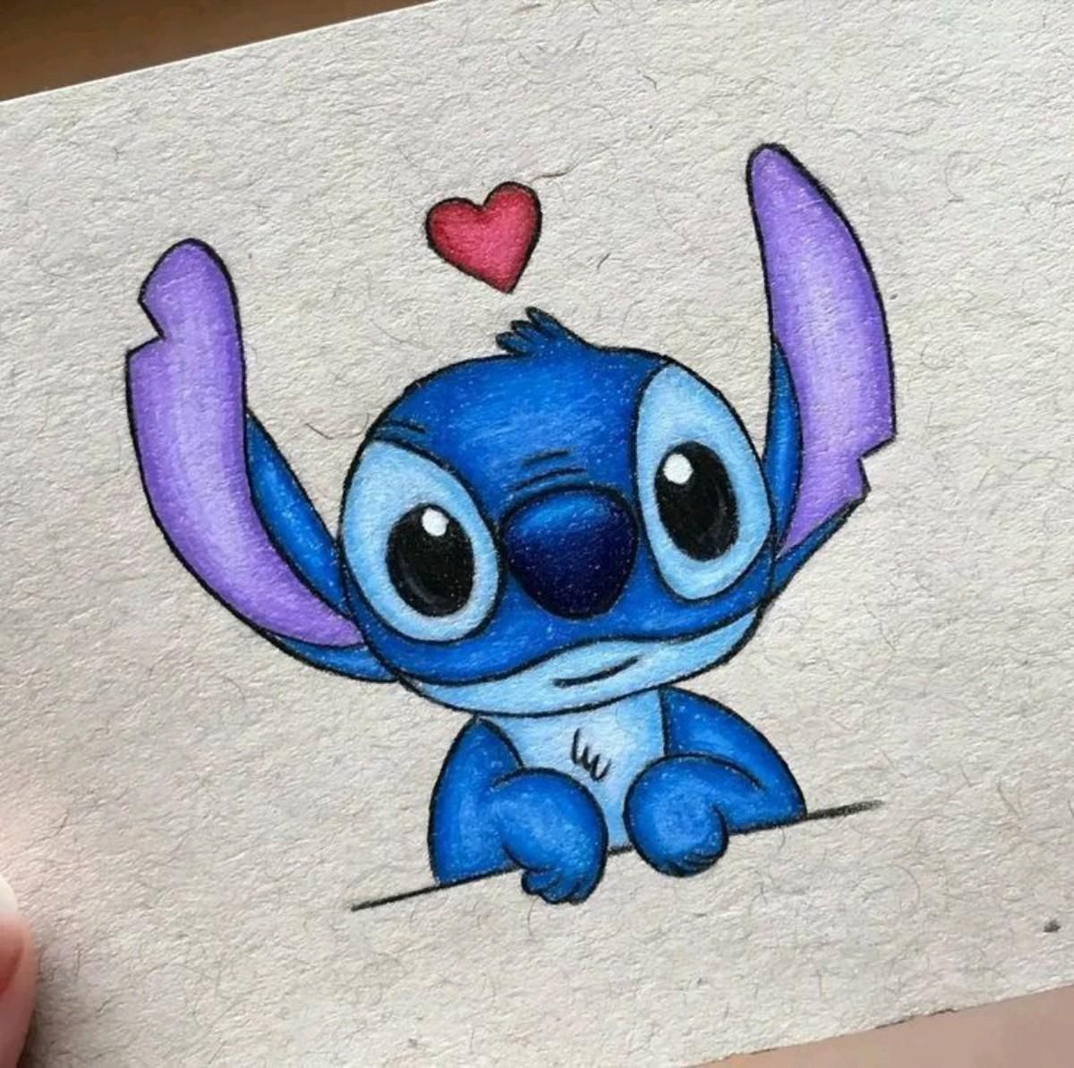 Desenhos do Stitch: Stitch com coração para desenhar