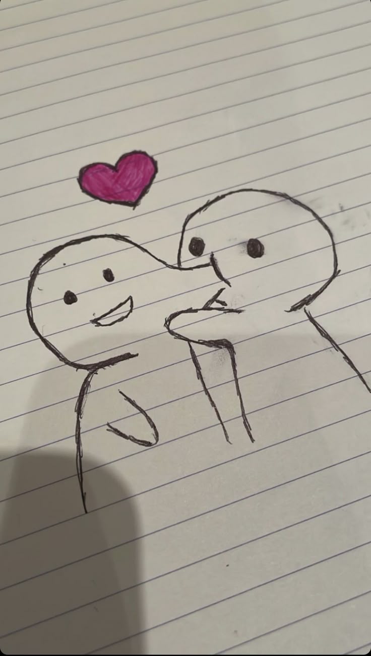 Desenho Fácil para Desenhar Dois personagens com coração rosa